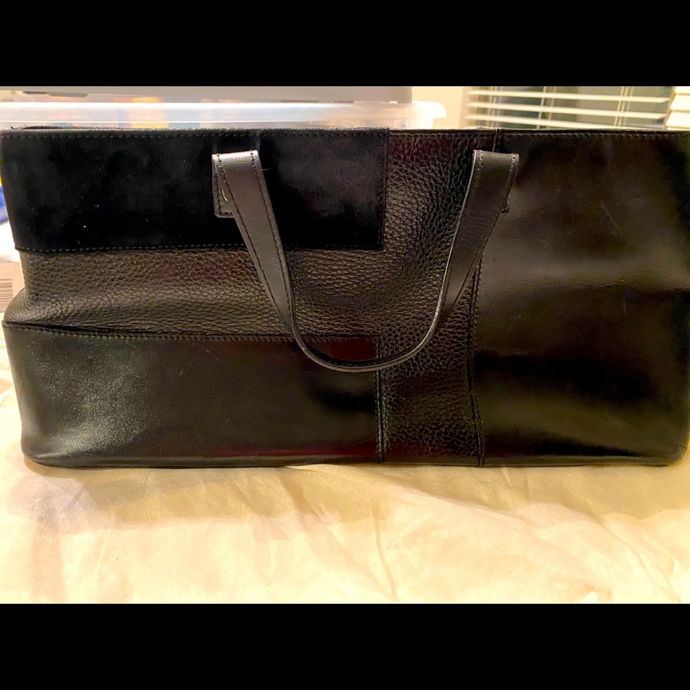 Burberry handbag leather check on the inside